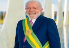 <a href='http://www.ouropretoonline.com/modules/news/article.php?storyid=112960'>Agncias amigas levam licitao de R$ 197 mi para cuidar de Lula</a>