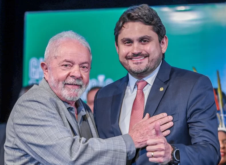 <a href='http://www.ouropretoonline.com/modules/news/article.php?storyid=101363'>Ministro de Lula usou R$ 565 mil do fundão de forma irregular</a>