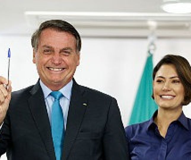 <a href='http://www.ouropretoonline.com/modules/news/article.php?storyid=98359'>Michelle Bolsonaro anuncia dia de jejum e oração pelo Brasil</a>