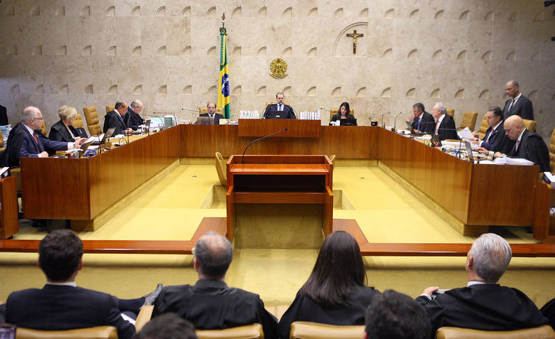 <a href='http://www.ouropretoonline.com/modules/news/article.php?storyid=102614'>Duelo no Supremo reflete interesse de Lula em mudança na Lei das Estatais</a>