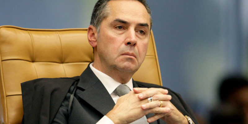 <a href='http://www.ouropretoonline.com/modules/news/article.php?storyid=107422'>Em recado ao Congresso, Barroso diz: No h poder hegemnico</a>